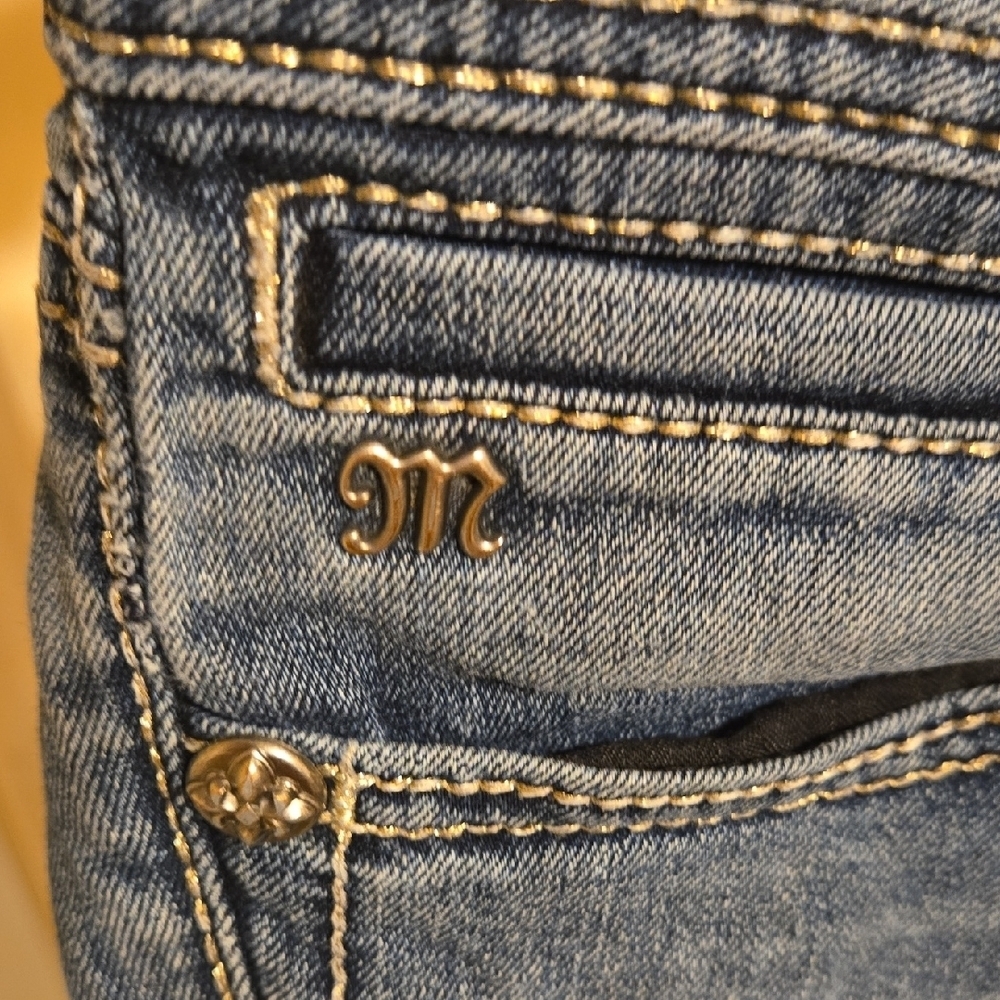 Miss Me Indigo Boot Cut Jeans. Inseam 27.5. Waist 15 - Picture 3 of 12